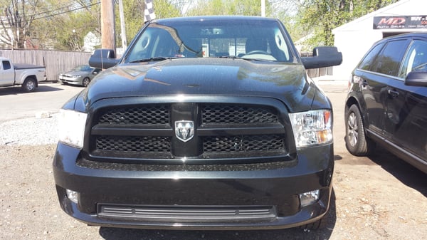 2011 Dodge Ram - Series:1500 4x4 - 4 doors - 60.348miles