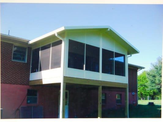 Screen room can be turned into a Sunroom latter.