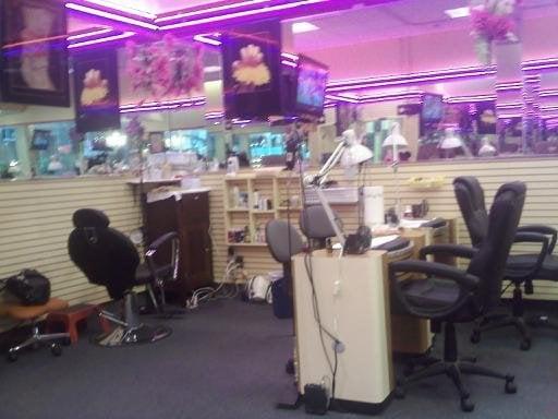 Hollywood Nail Salon