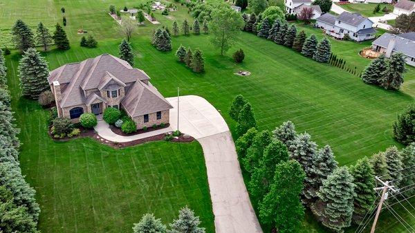 Drone available for every listing as well! Really show off your property to maximize return!!