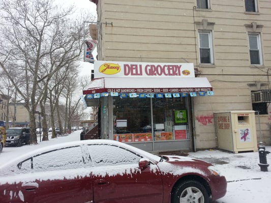 It looks almost exactly like the previous bodega's sign, but it's new!