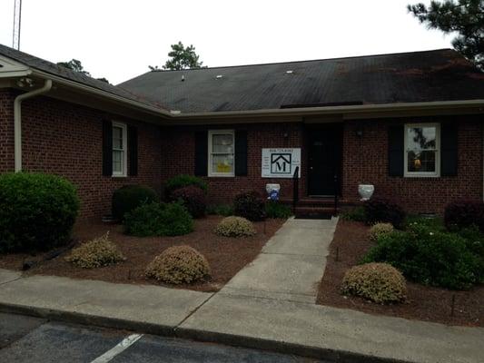 Matthews Insurance
10899 S US Hwy 15-501
Southern Pines NC  28387