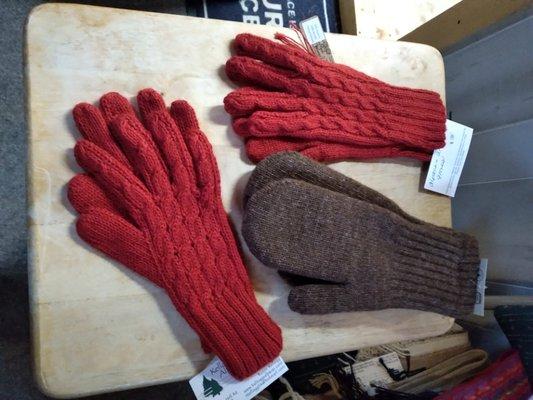 Alpaca gloves and mittens