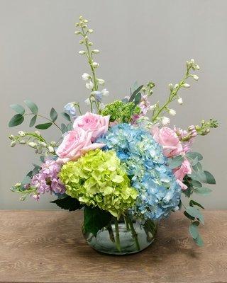 Pastel mix in clear vase