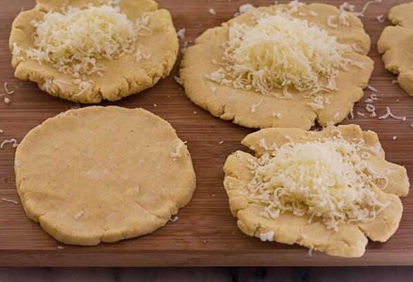 Pupusas de Queso