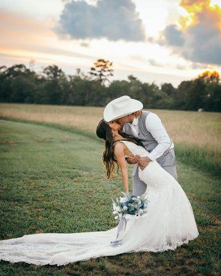 Beautiful U Bridal Veil & Accessories