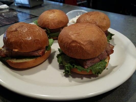 Tri tip sliders