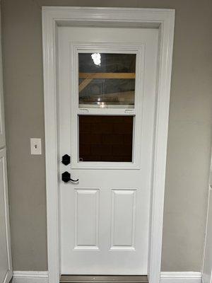 Single hang side yard door