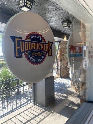 Fuddruckers and other brands share the kitchen.