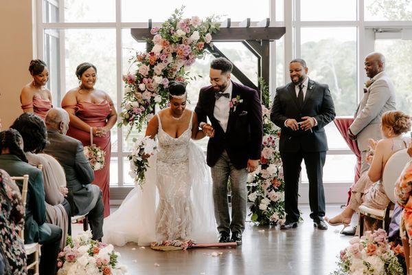 Real Life Wedding - Ceremony Altar Florals @ River View @ Occoquan VA