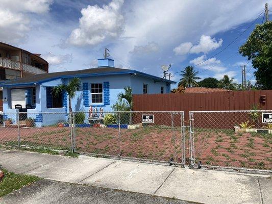 For sale in Miami. Great investment opportunity! 
Message me for more information.