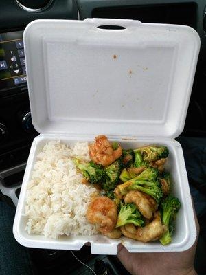 Chicken and shrimp lunch combo