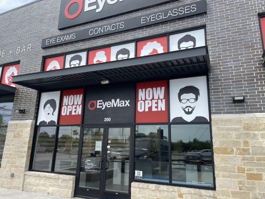 EyeMax Eye Doctor in Frisco, TX offering the latest in digital technology for your eye health