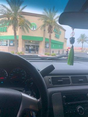 It's 9:35 am this is the second time I go to this dollartree and not open