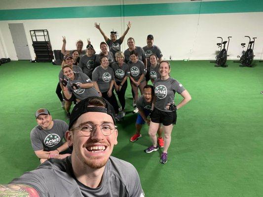 Group selfie at 9:30am NYE class