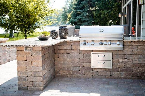 Outdoor Kitchen with Grill