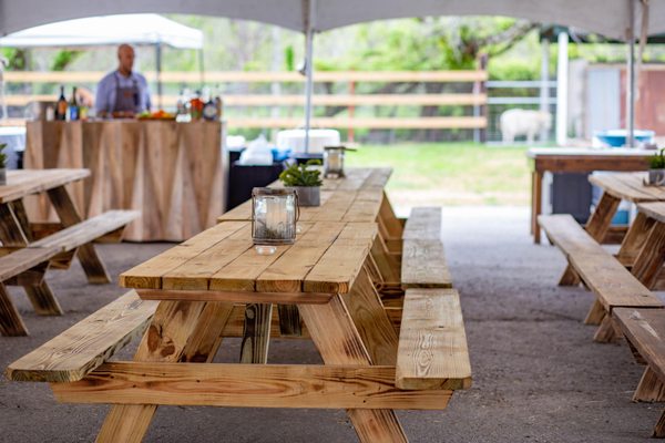 Elevate your event with our elegant, yet rustic vibes.