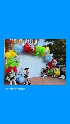 Toy Story balloon garland.