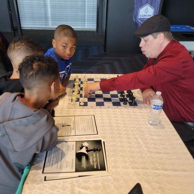 Friendly chess games with future champions