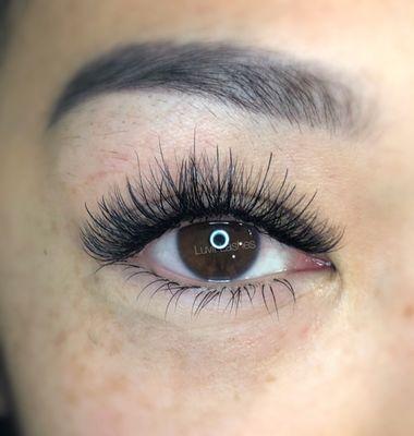 Dramatic set! Top and bottom lashes.