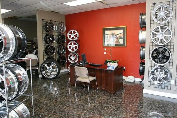 Advance Performance Tires front desk