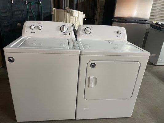 Set of washer and dryer gas Amana $570 in excellent condition everything works including warranty