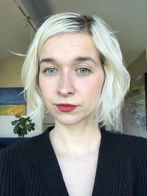 Icy blonde short cut