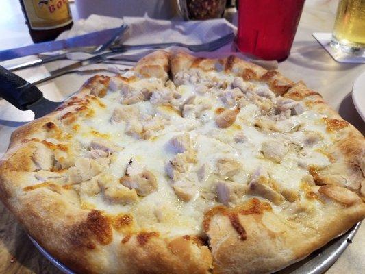 Chicken Alfredo pizza