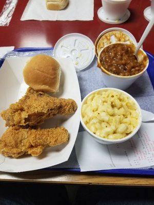 2 piece fried chicken w/ mac n cheese & baked beans