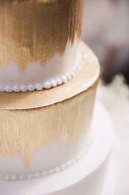 Close up of the impeccable detailing--the cake was so simple that everything had to be perfect.