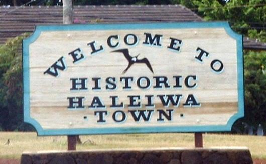 Welcome sign to Haleiwa Town.