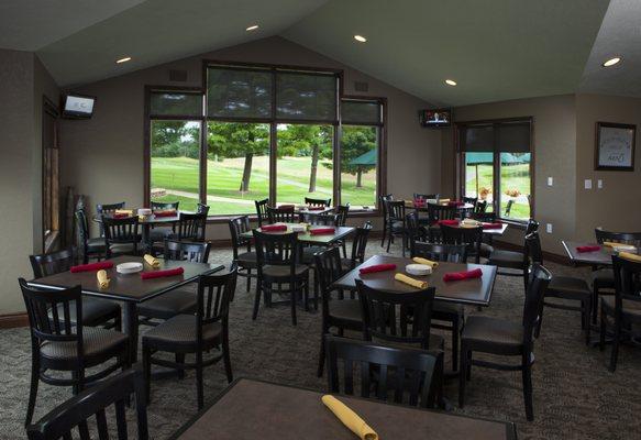 Interior seating for 75 overlooking the Canthooke Valley course