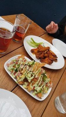 Buffalo wings and nachos