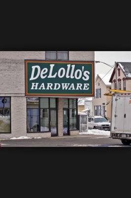 Delollos front of store