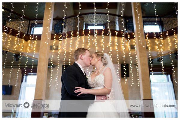 The bride and groom with perfectly designed backlights