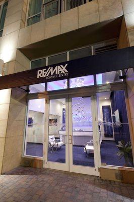 At The Colarusso Group at RE/MAX Town Center we have offices in Windermere/Ocoee, Winter Park, Downtown Orlando, and Miami!