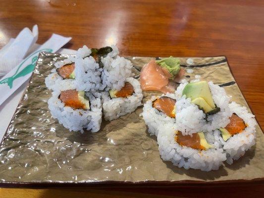 Fresh salmon roll