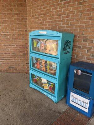 Little Free Library,  8400 Bellhaven Blvd, Charlotte