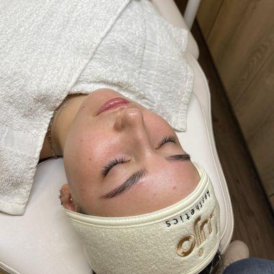 Brow Lamination and Dermaplaning