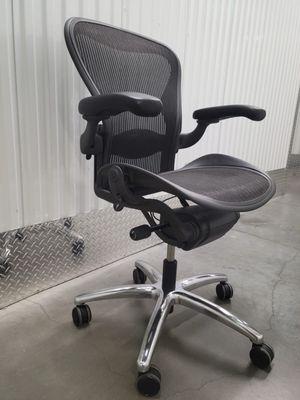 refurbished herman miller aeron office chair in polished aluminum base 4