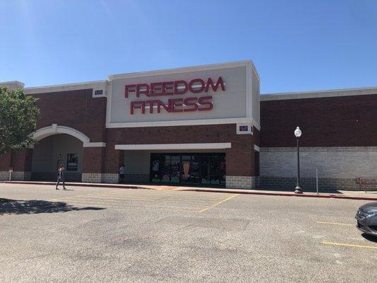 Located inside Freedom Fitness on Saratoga