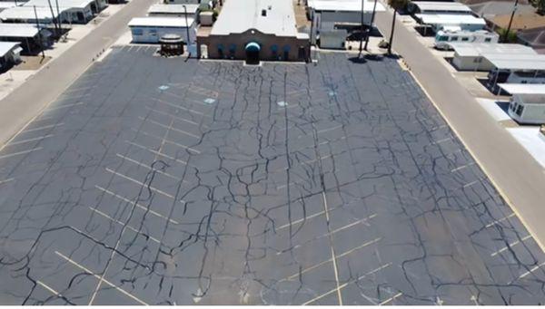 Overview of the hot rubber crack filling progress.