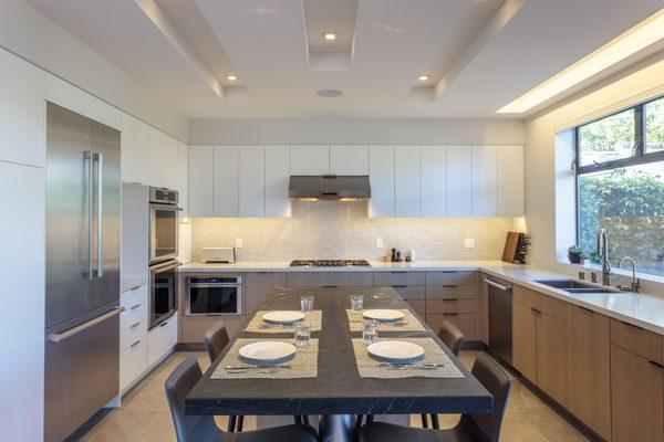 Mar Vista clean kitchen!