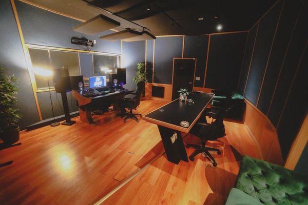 Our A room control Room! She's a beauty! This picture doesn't do this room justice! So much space for mac comfort and vibe.