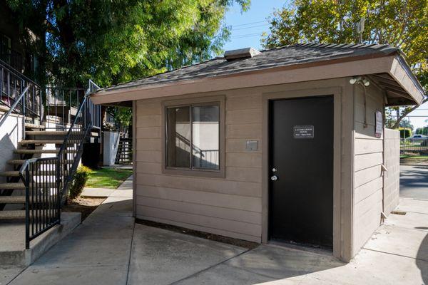 On-Site Laundry Facility at Summit Pointe Apartments