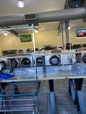 Wash Wearhouse Laundry Center