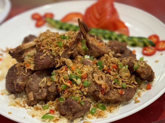 Lamb, a fragrant and aromatic meat dish in fried garlic/shallots.