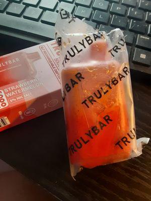 see the juice that has leaked inside the package