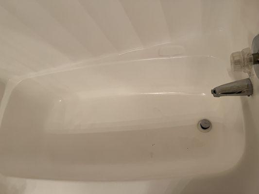 bathtub after deep cleaning