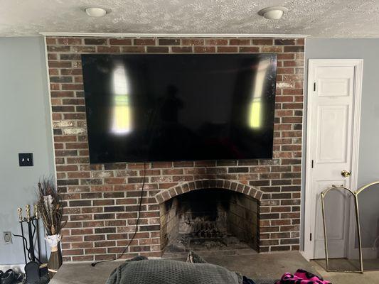 Tv wall mounting